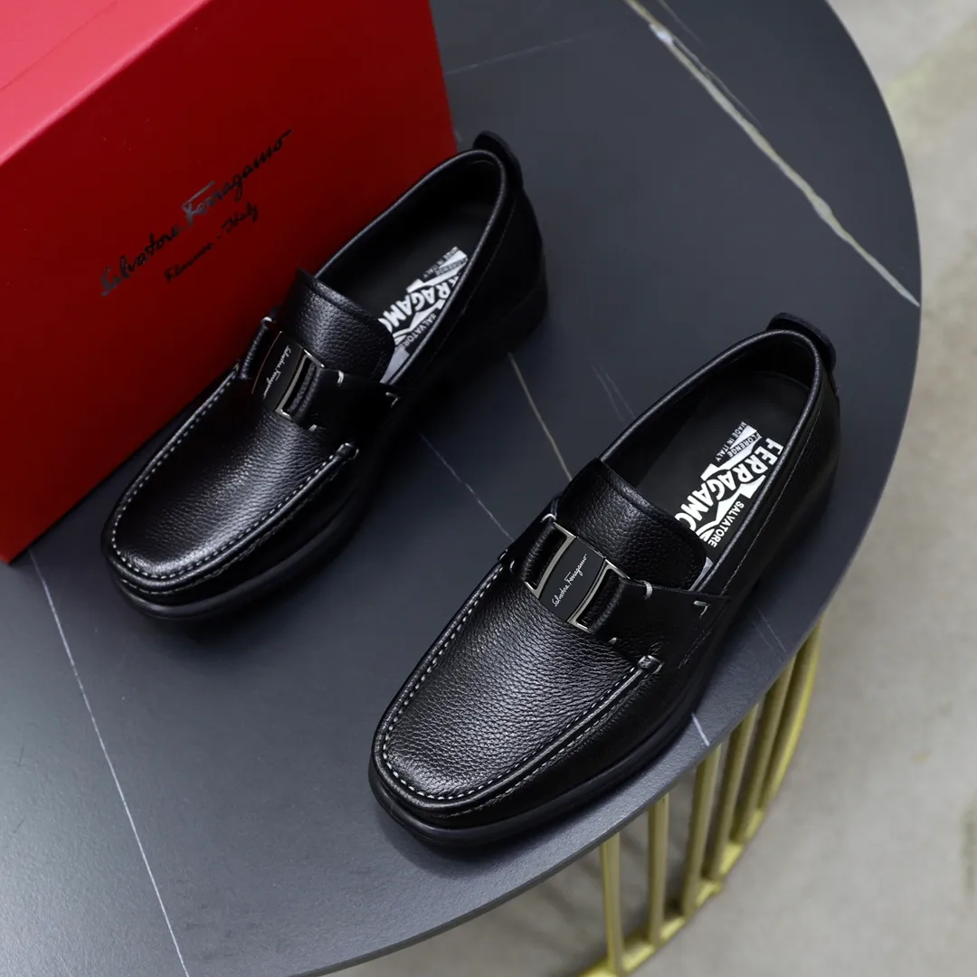 Men's shoes: 270🙅‍♂️🙅‍♂️🙅‍♂️Niuli Brand: Ferragamo Standard code: Men's code 38/44 (45 customized) Grade: Same as the official website Material: Original imported cowhide leather lining Original wear-resistant lightweight outsole Style category: Men's casual slip-on shoes Distinguished luxury brand elements top luxury Color: Actual picture color